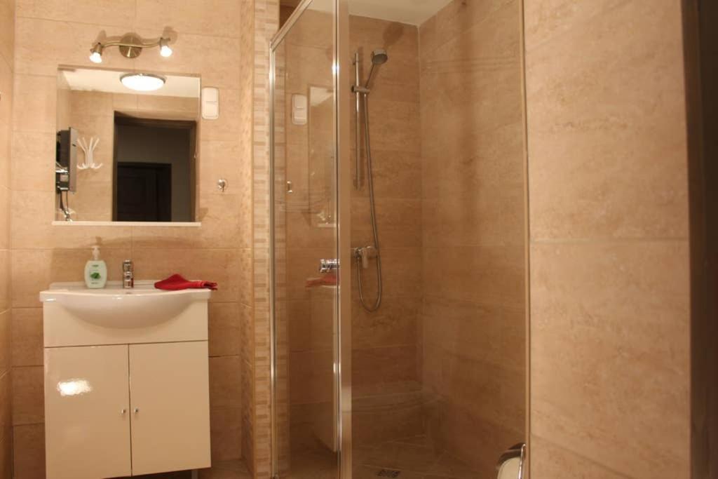 Green Garden Apartment Ingyenes Zart Parkoloval Szeged Eksteriør billede